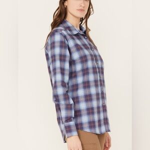 Ariat button up plaid shirt size medium casual outdoor Cabincore